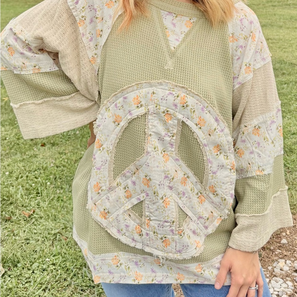 POL Floral Peace Sign Top